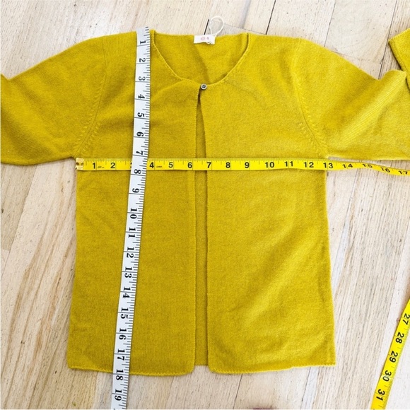 Ketiketa 100% wool little girls in Mustard Yellow Cardigan Sweater NEW - Picture 6 of 6